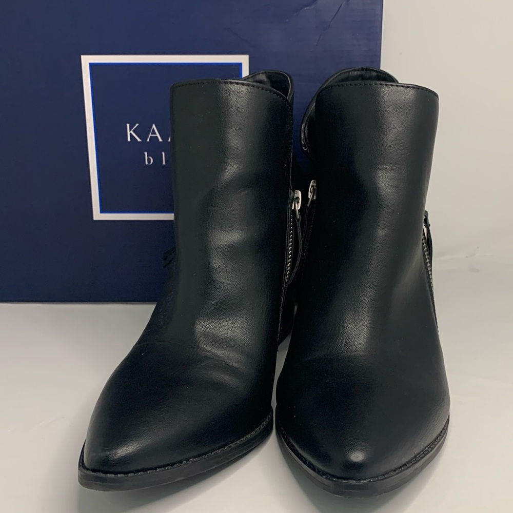 Kaari Blue Womens size 9M Emelia black booties